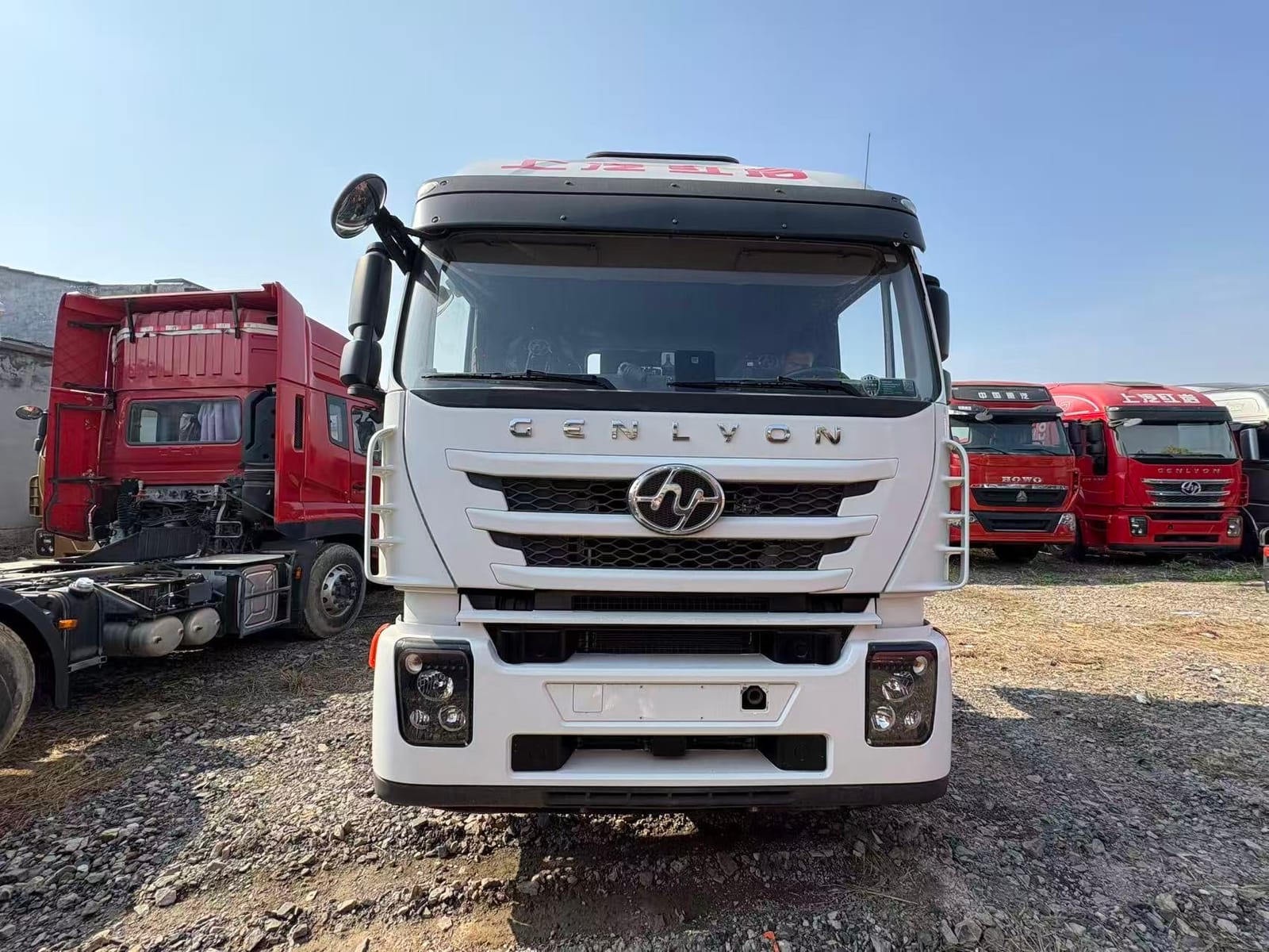 2022 Genlyon M500 SIC HongYan Tractor Head